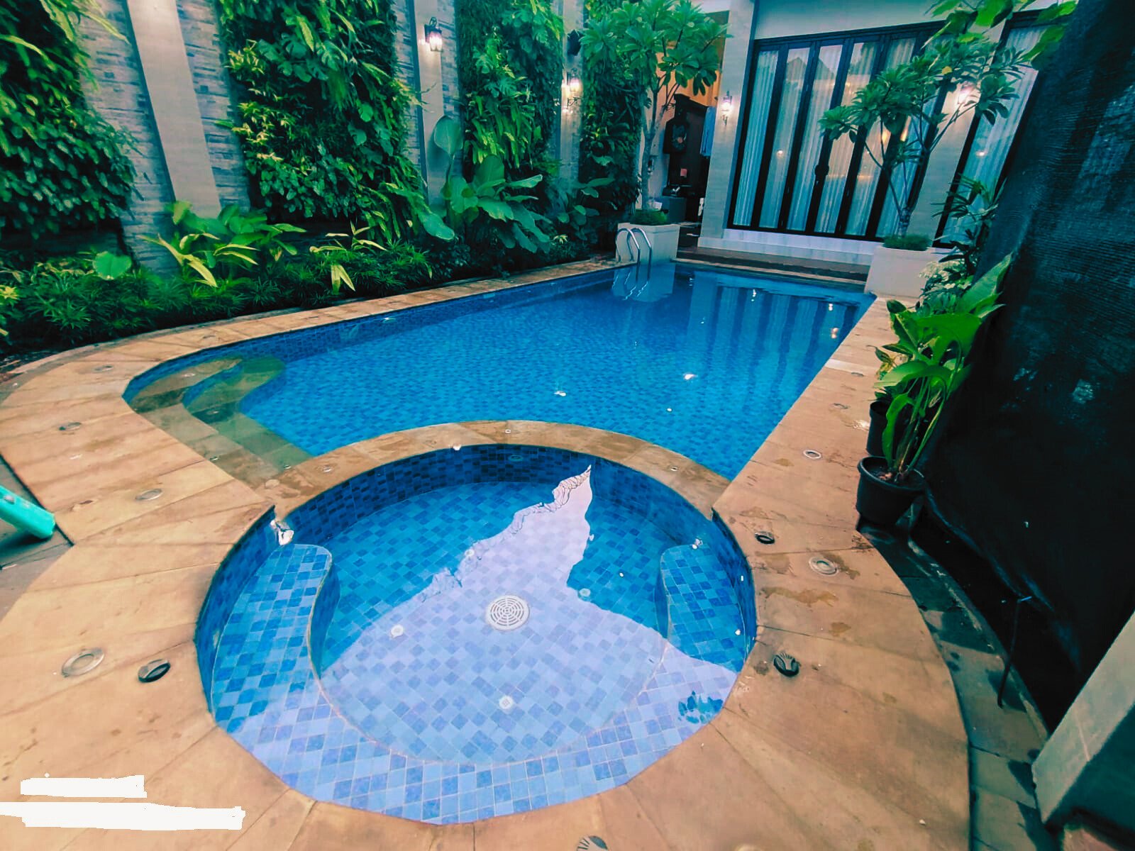 58860168-c4af-4874-9806-2ab6ceb75599