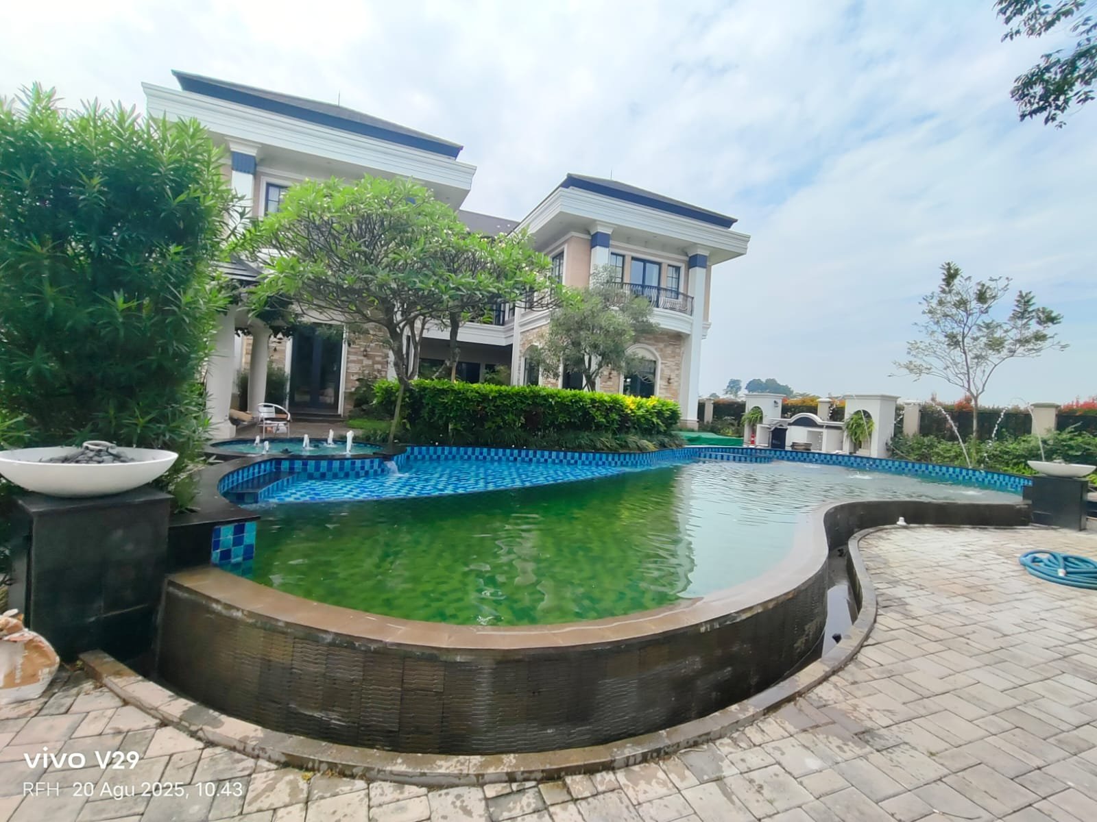 WhatsApp Image 2025-10-16 at 22.14.25